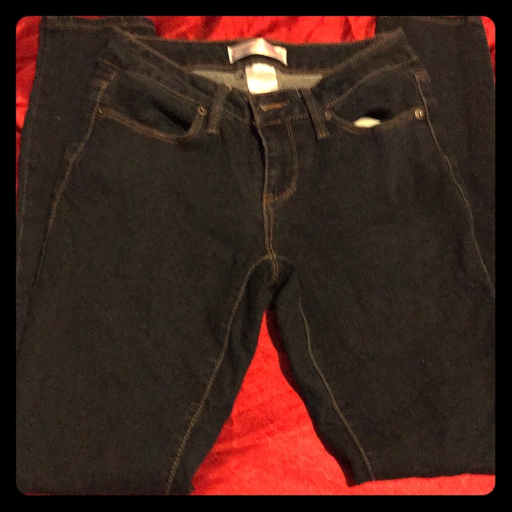 No Boundaries dark wash blue jeans